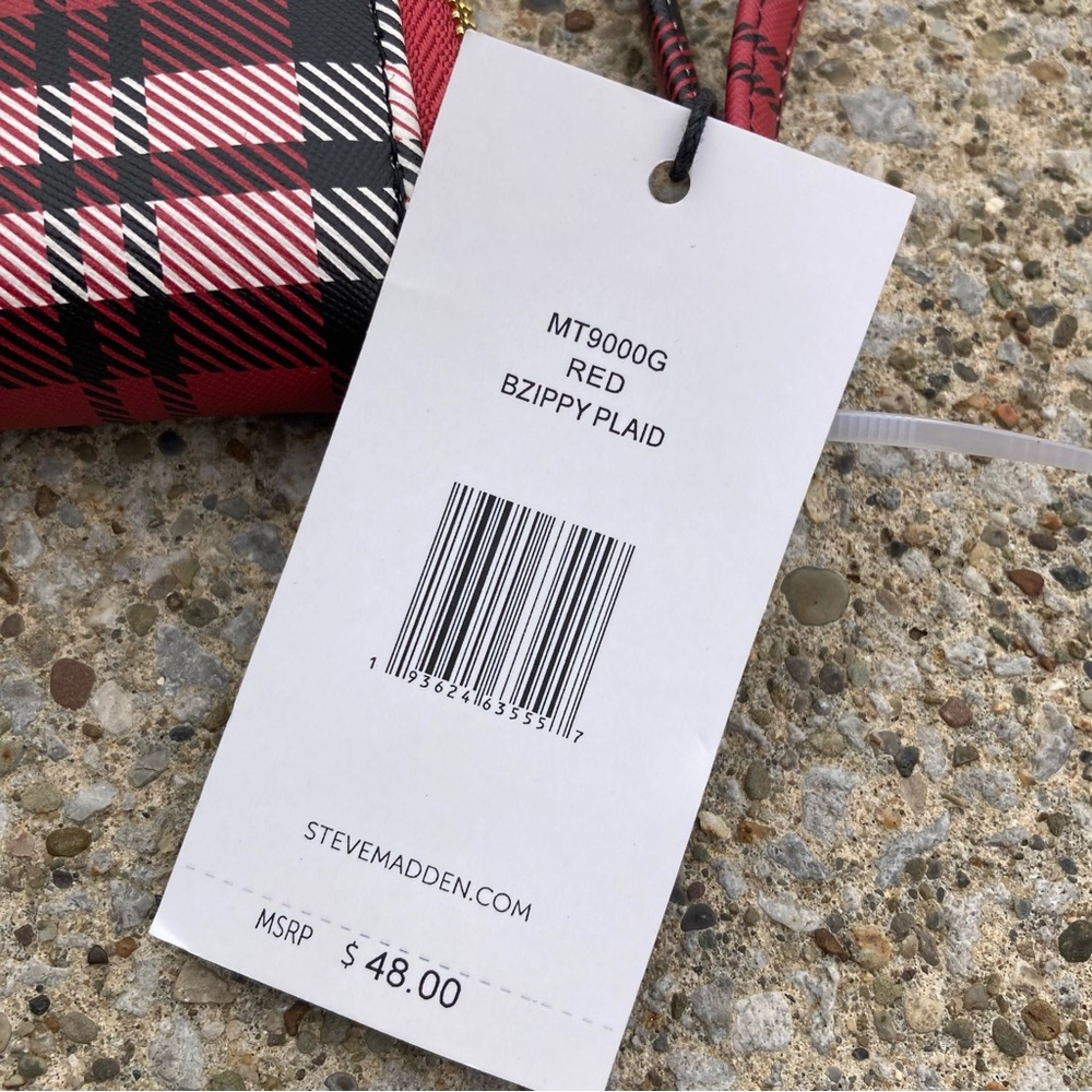 Steve Madden Red Plaid Zip Wristlet Wallet - Picture 4 of 4